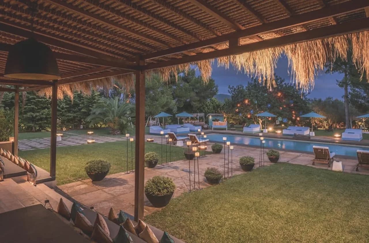 Private Oasis Villa with Private Club photo 2