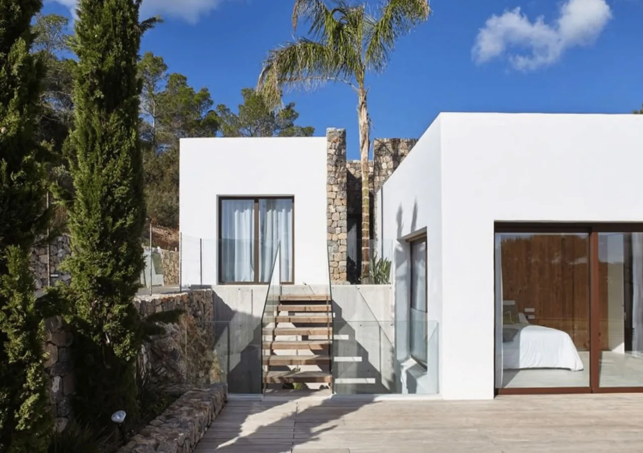 Serene Green Villa Near the Beach photo 2