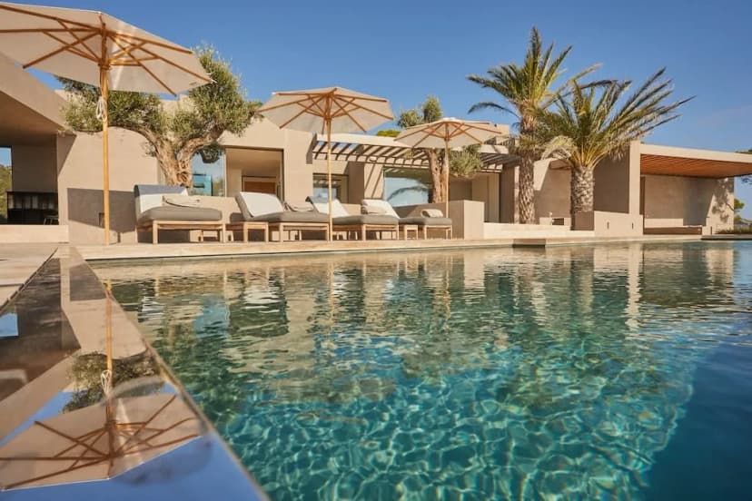 Sugar Cane Elegant Villa with Relaxing Sea Views