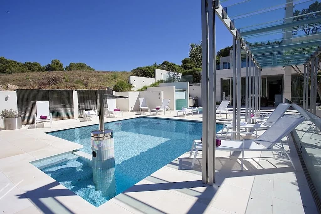 Upper Class Villa Close to the Beach photo 5