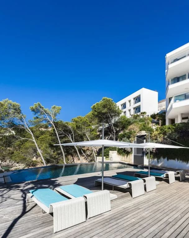 Magnificent Villa on the Rocks Directly From the Sea photo 5
