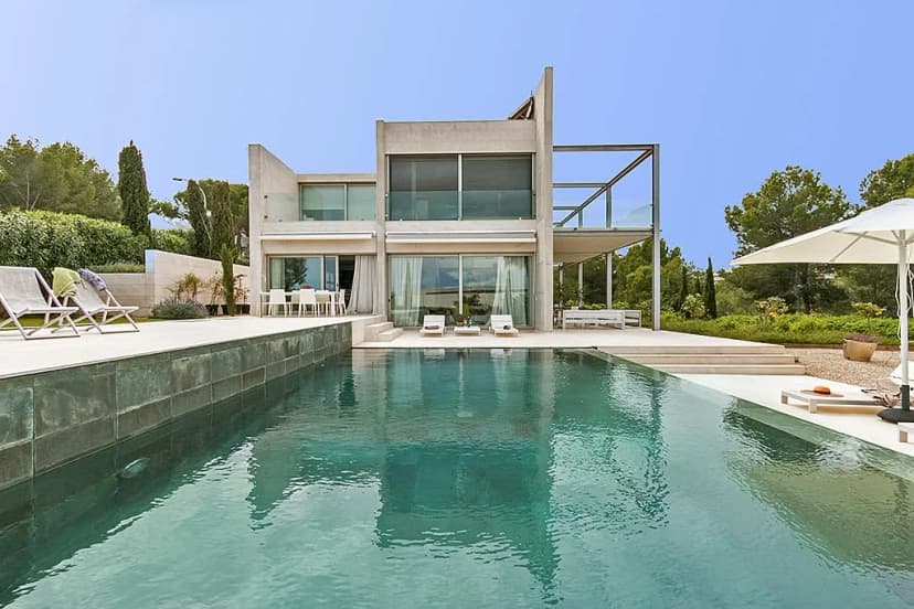 Luxurious Summer House with Glorious Sea Views