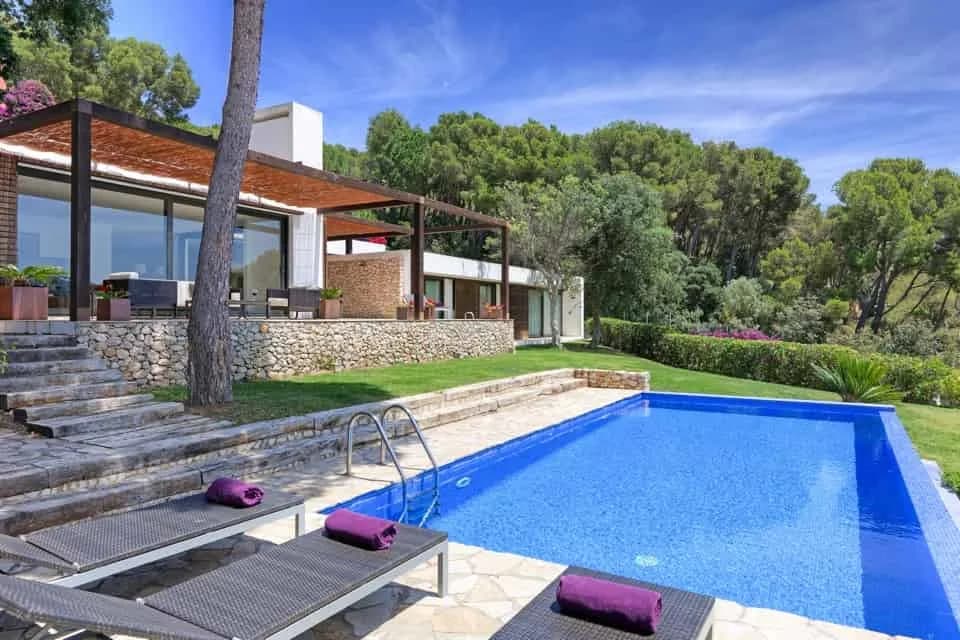 Deluxe Modern Beach Villa with Infinity Pool photo 4