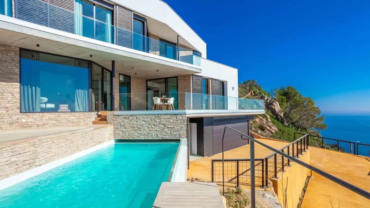 Contemporary Luxury VIlla with Pool and Sea Views photo 2