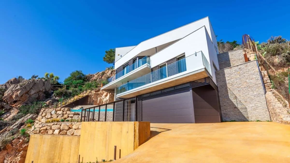 Contemporary Luxury VIlla with Pool and Sea Views photo 5