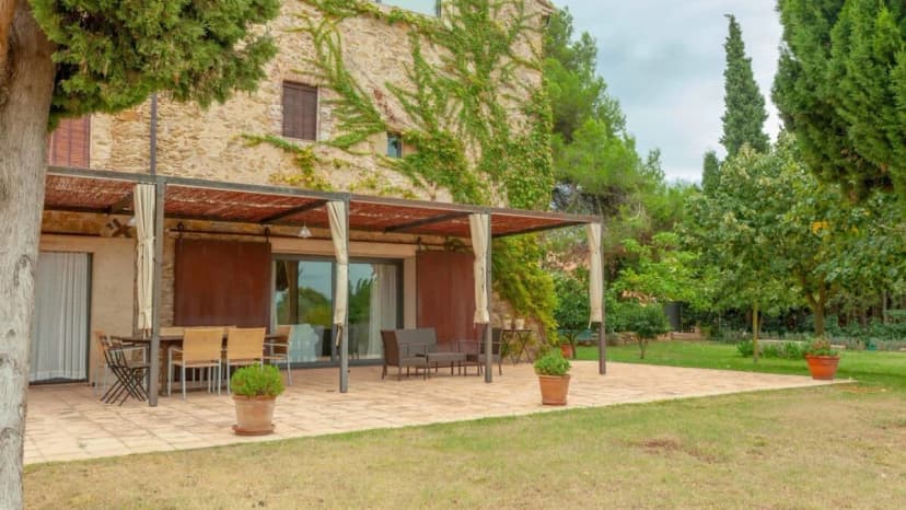 Stunning Family Villa with Beautiful Nature Surroundings