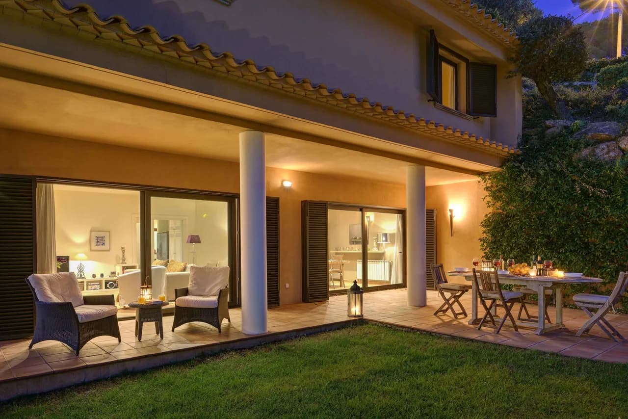 Stylish Villa with Private Pool and Mountain View photo 5