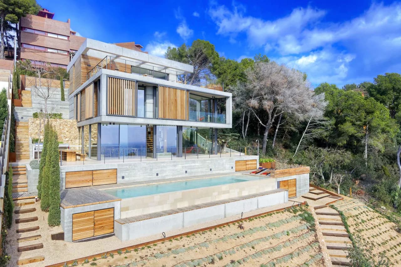 Charming Villa with Pool and Breathtaking Sea Views photo 2