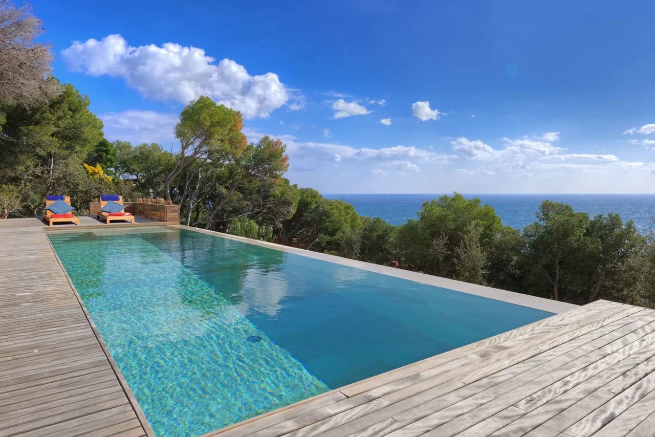Charming Villa with Pool and Breathtaking Sea Views photo 4