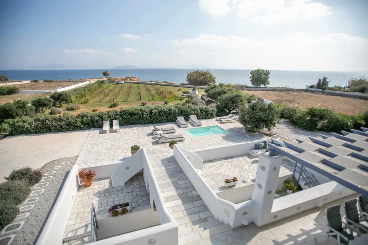 Remarkable Elegant Villa Near Sandy Beaches photo 5