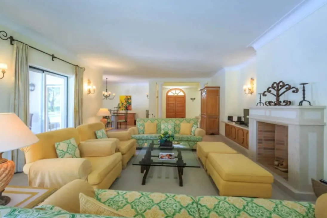 Dazzling Prestigious Villa with Golf Course Views photo 2