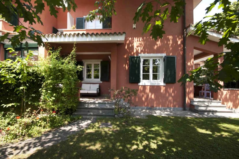 Charming Beachfront Villa With Pool