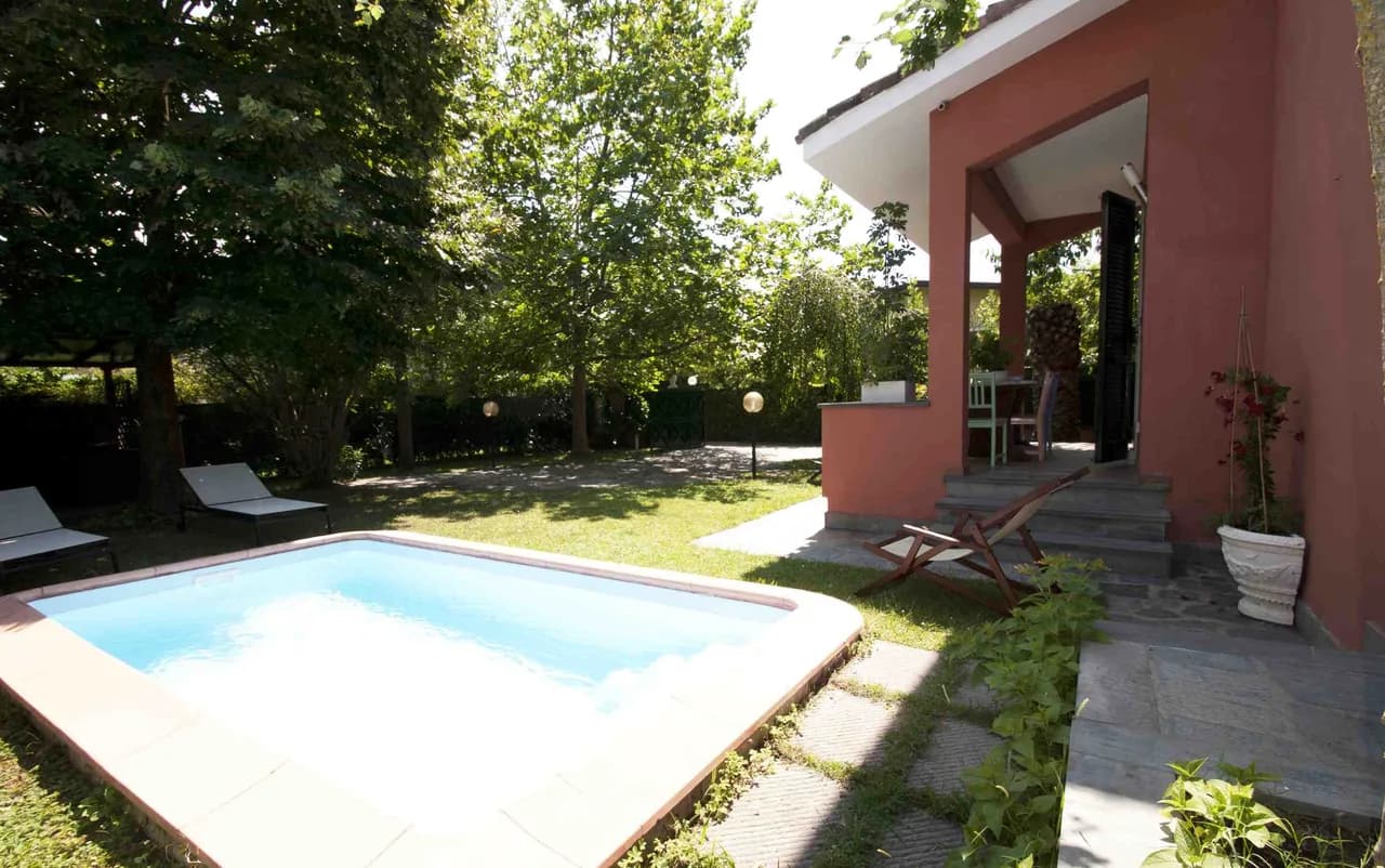 Charming Beachfront Villa With Pool photo 2