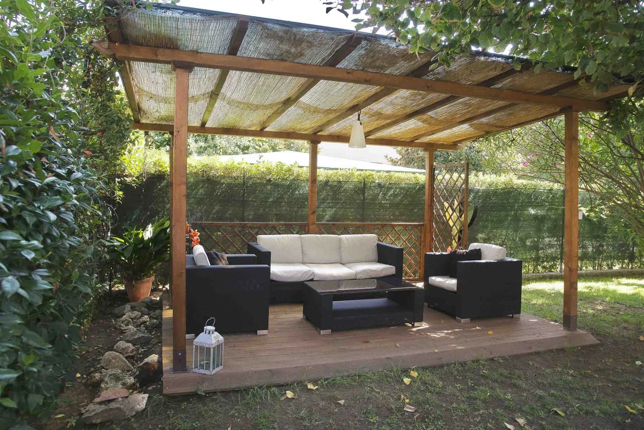 Charming Beachfront Villa With Pool photo 3