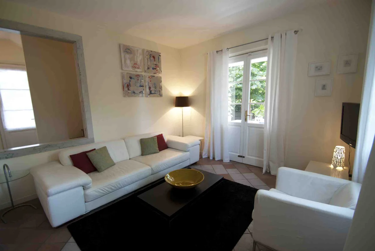 Charming Beachfront Villa With Pool photo 4