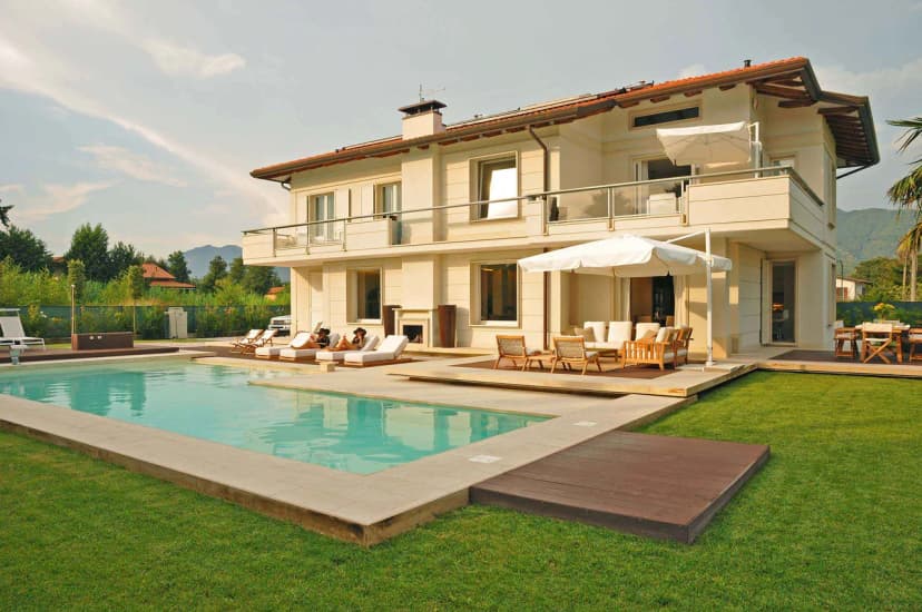 Luxurious Modern Villa With Refreshing Pool
