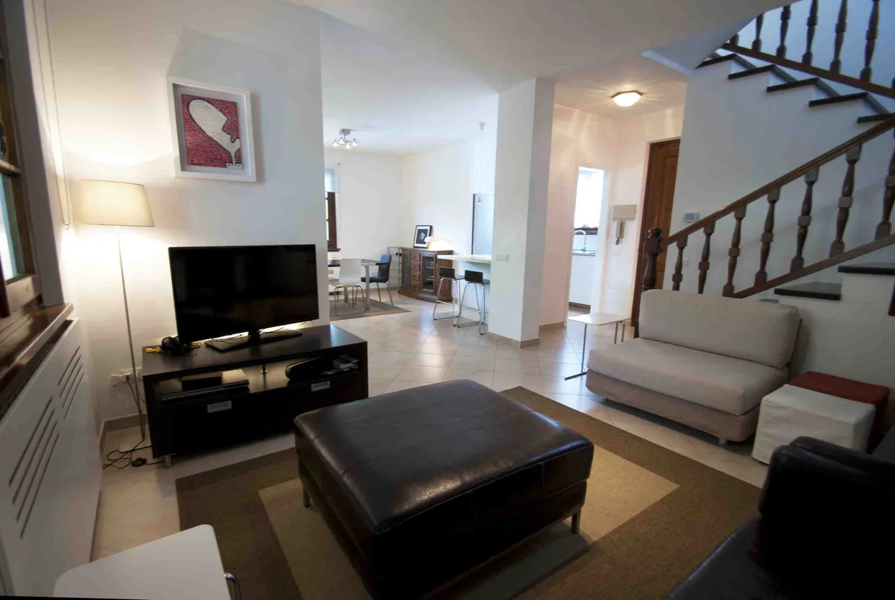 Lovely 4 BR Villa With Mediterranean Garden photo 2