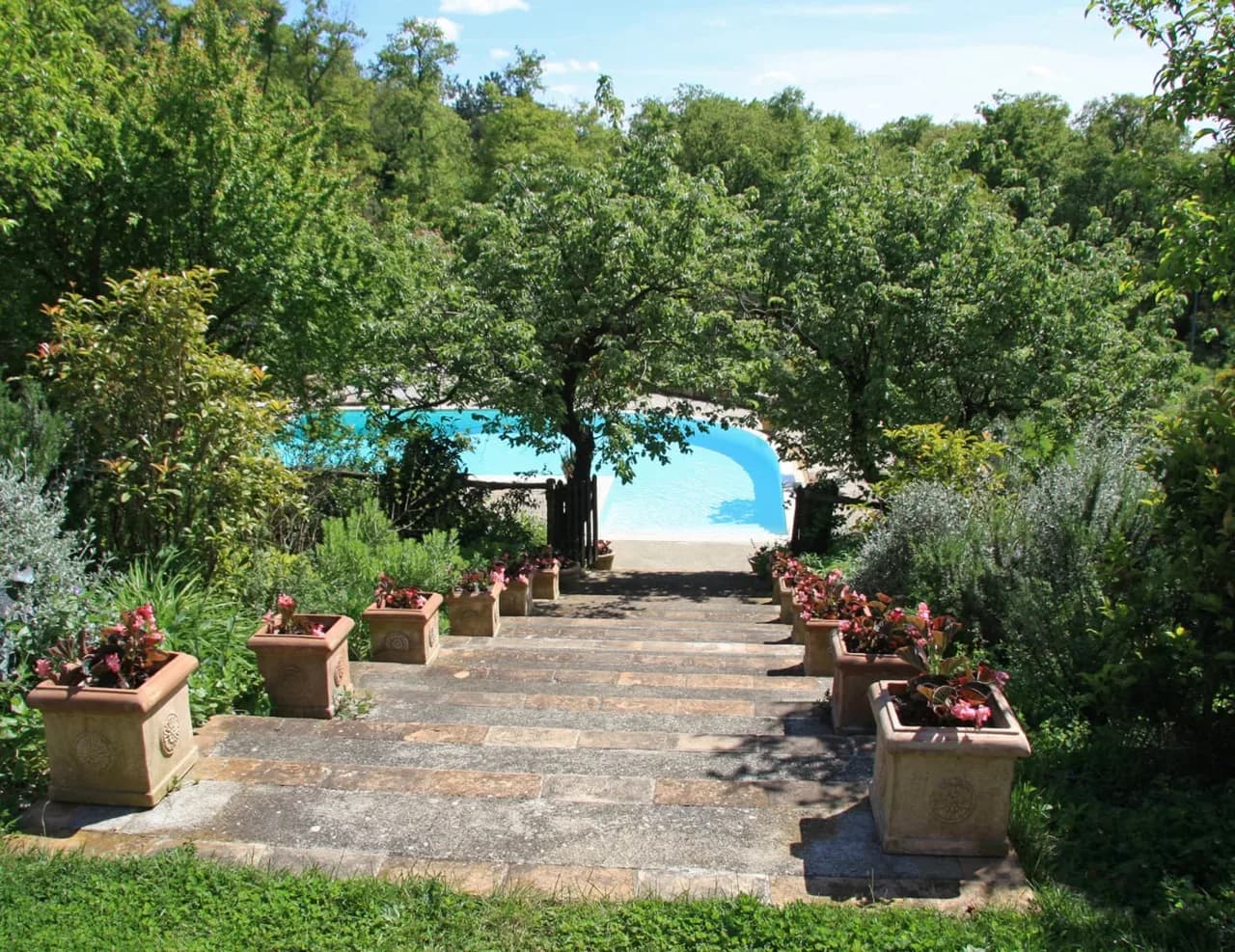 Charming Villa with Pool and Beautiful Garden photo 3