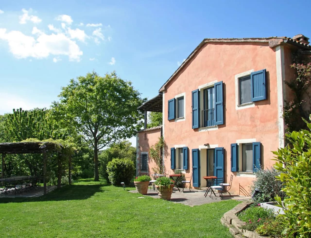 Charming Villa with Pool and Beautiful Garden photo 4