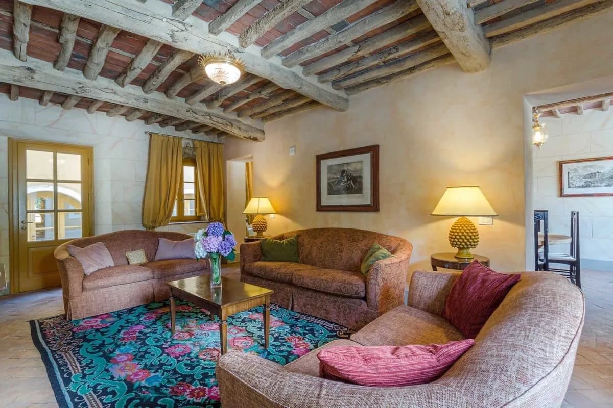 Traditional Tuscan Villa Surrounded By Olive Groves And Orchards photo 2