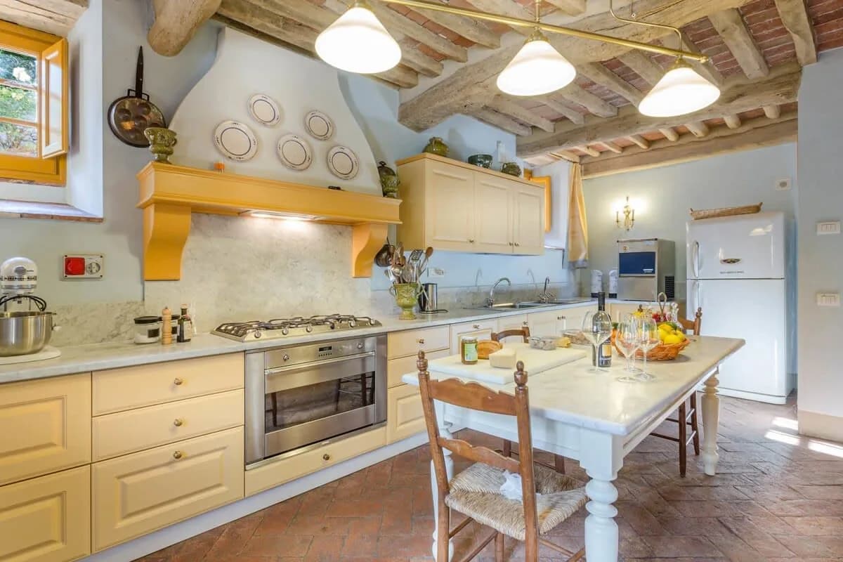 Traditional Tuscan Villa Surrounded By Olive Groves And Orchards photo 4