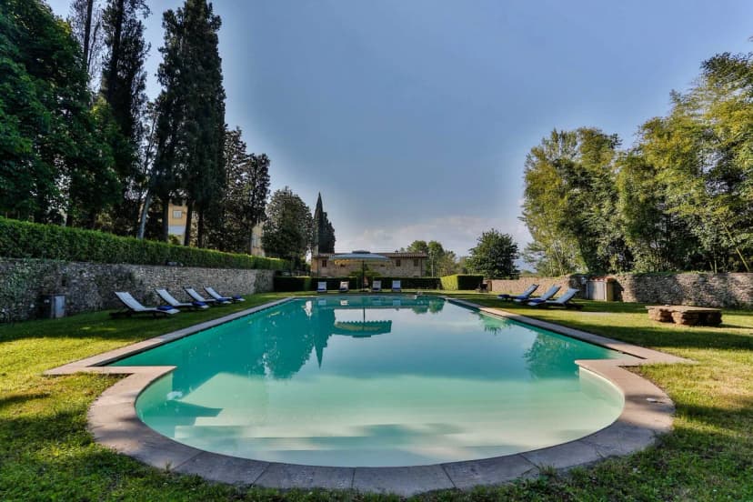 Exclusive Tuscan Retreat Surrounded By Italian Garden