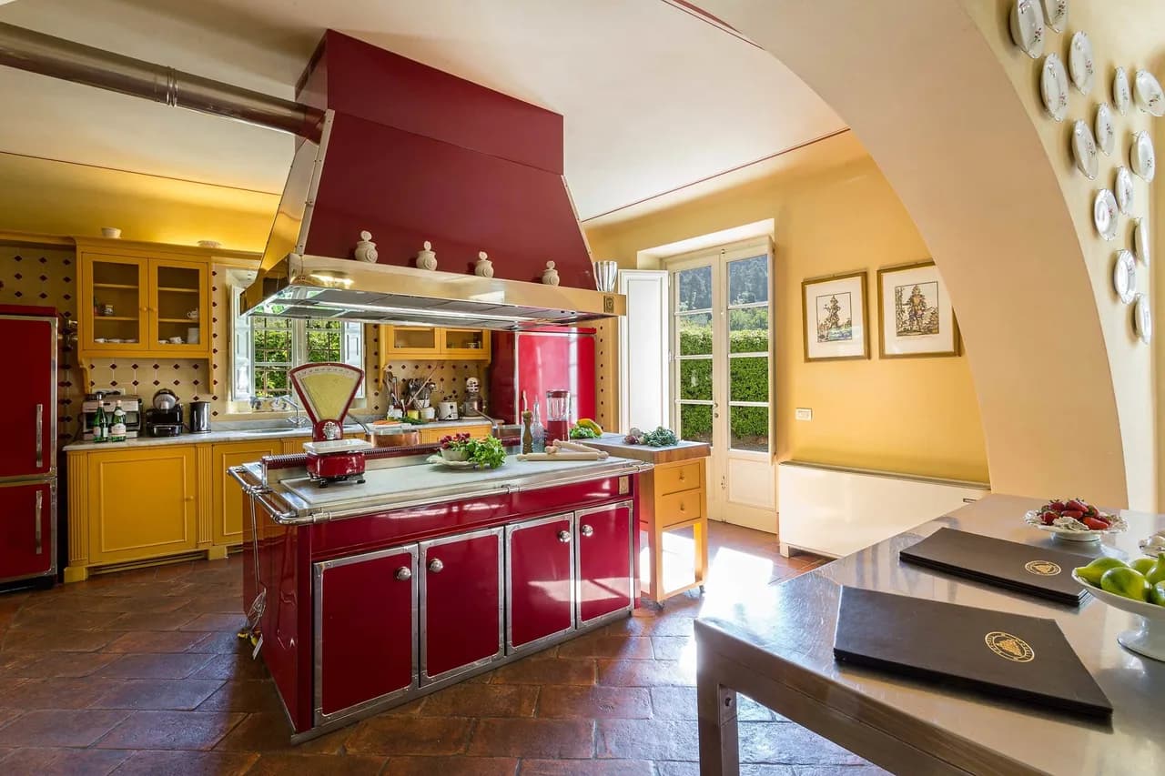 Exclusive Tuscan Retreat Surrounded By Italian Garden photo 3