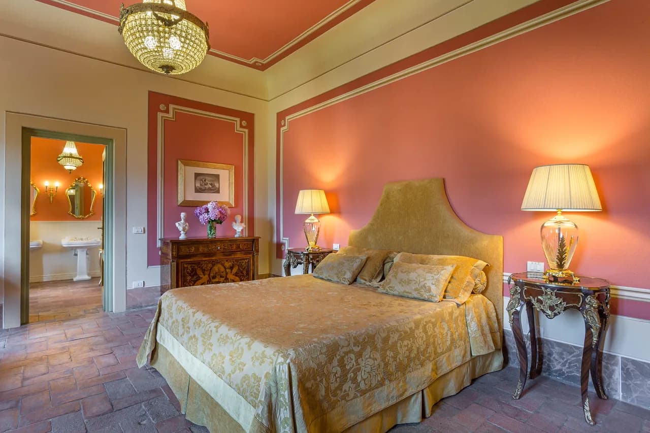 Elegant Hillside Villa With Panoramic Views photo 5