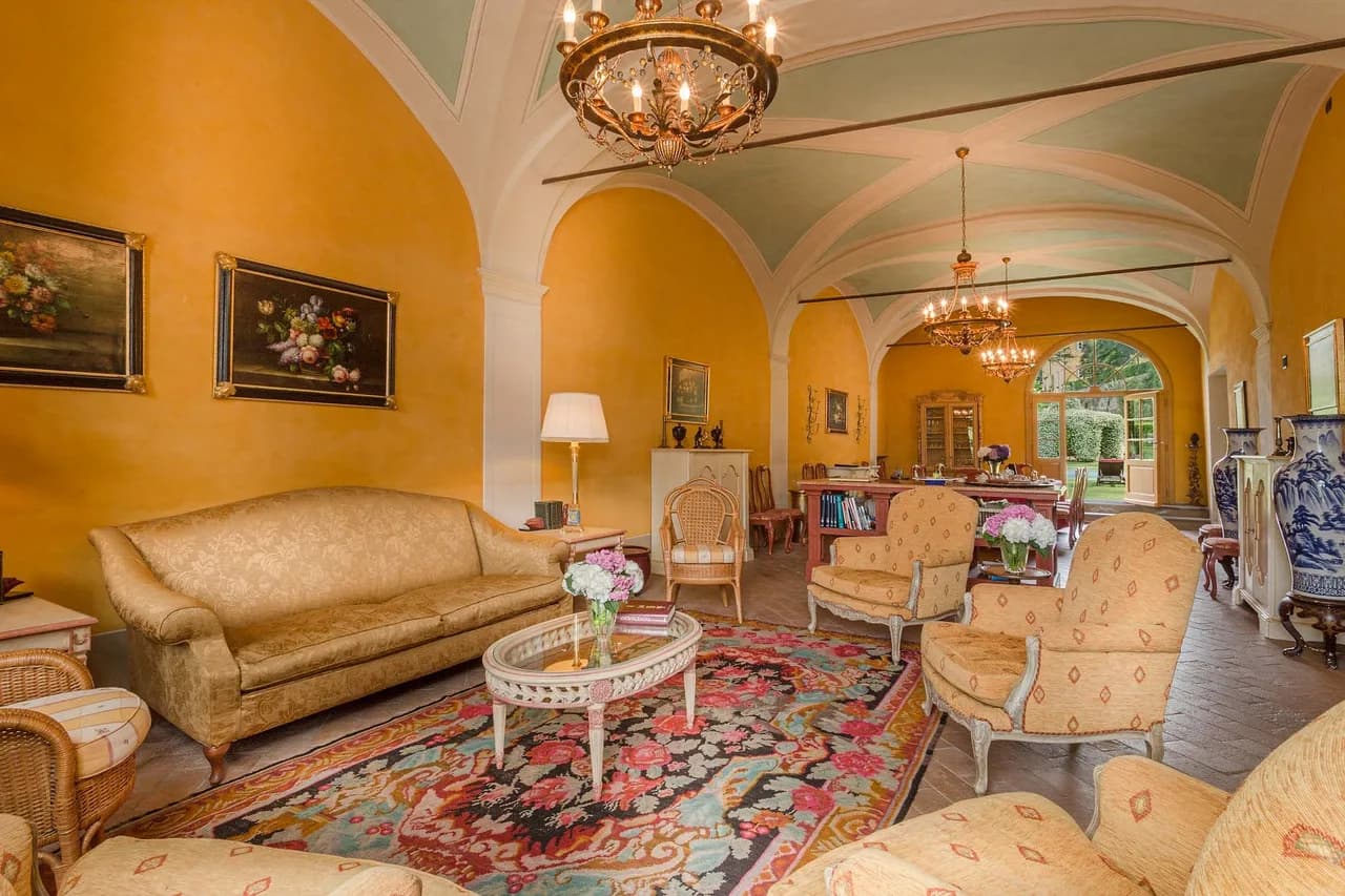 Lovely 6 BR Villa Nestled Among Olive Groves photo 3