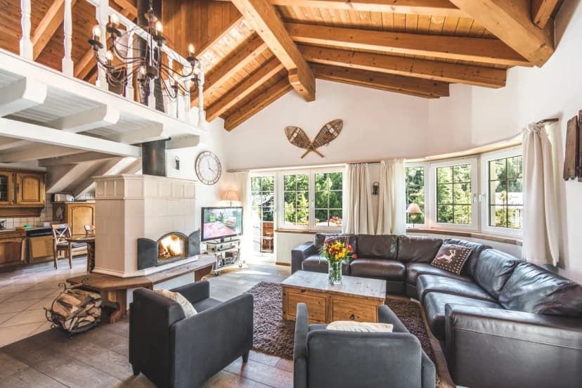 Deluxe Attic Apartment with Authentic Alpine Features