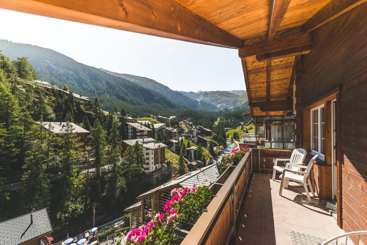 Deluxe Attic Apartment with Authentic Alpine Features photo 5