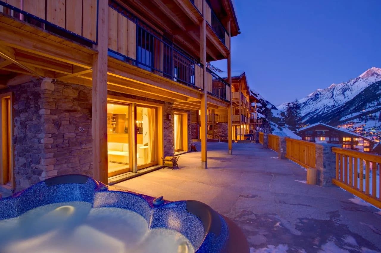 Unique Freestanding Chalet with Spectacular Views photo 5