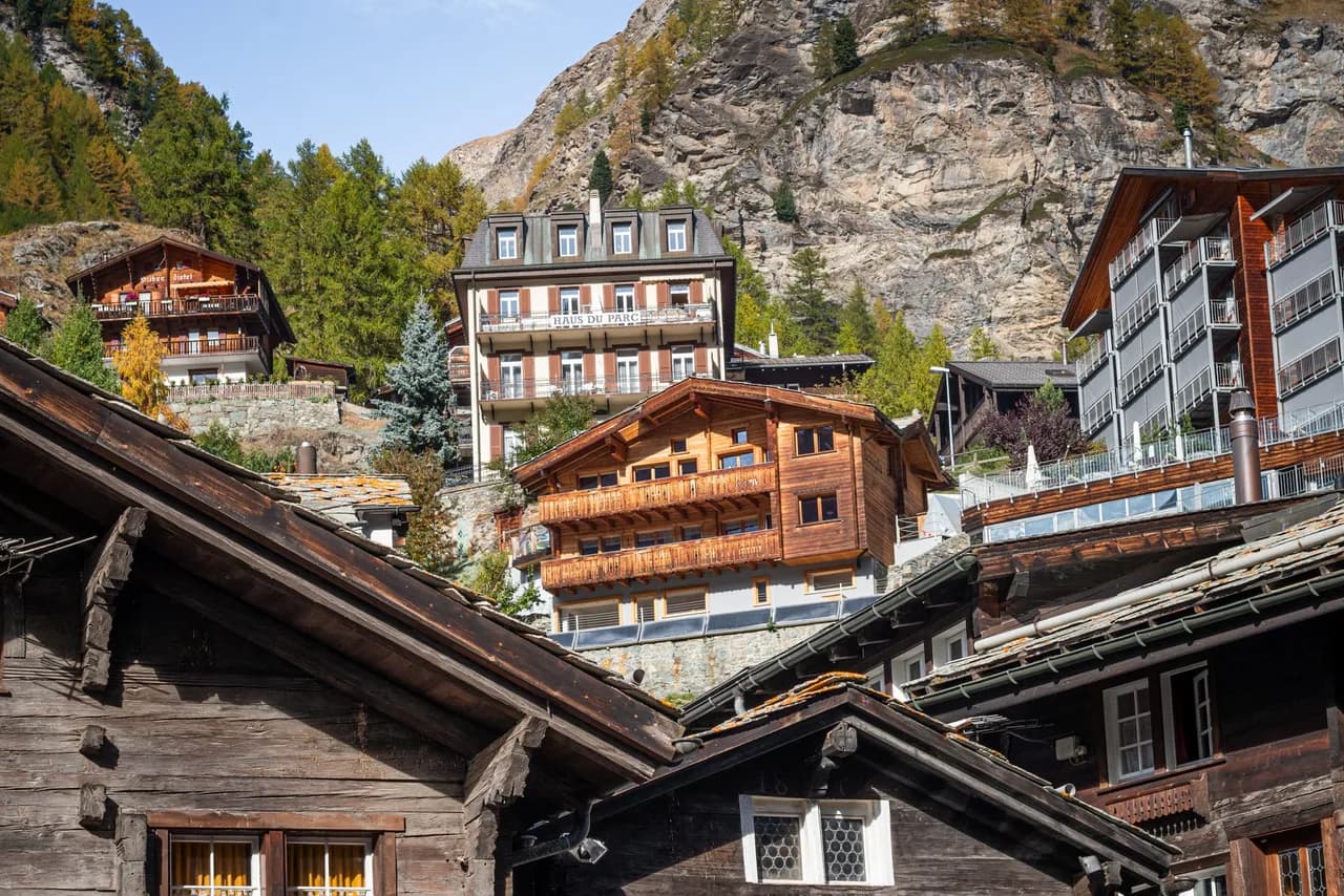 Quintessential Swiss Chalet with Prime Design photo 2