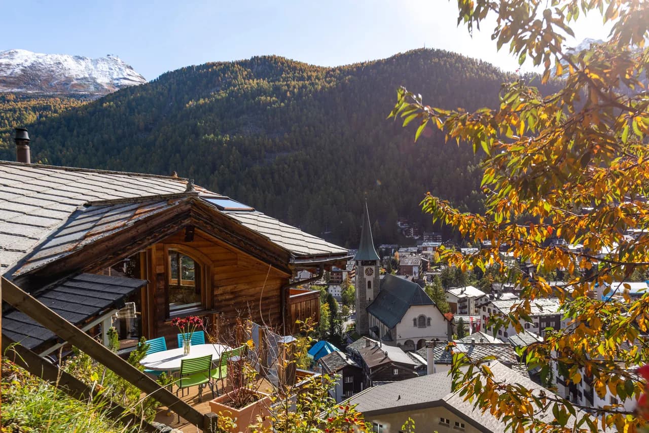 Quintessential Swiss Chalet with Prime Design photo 5