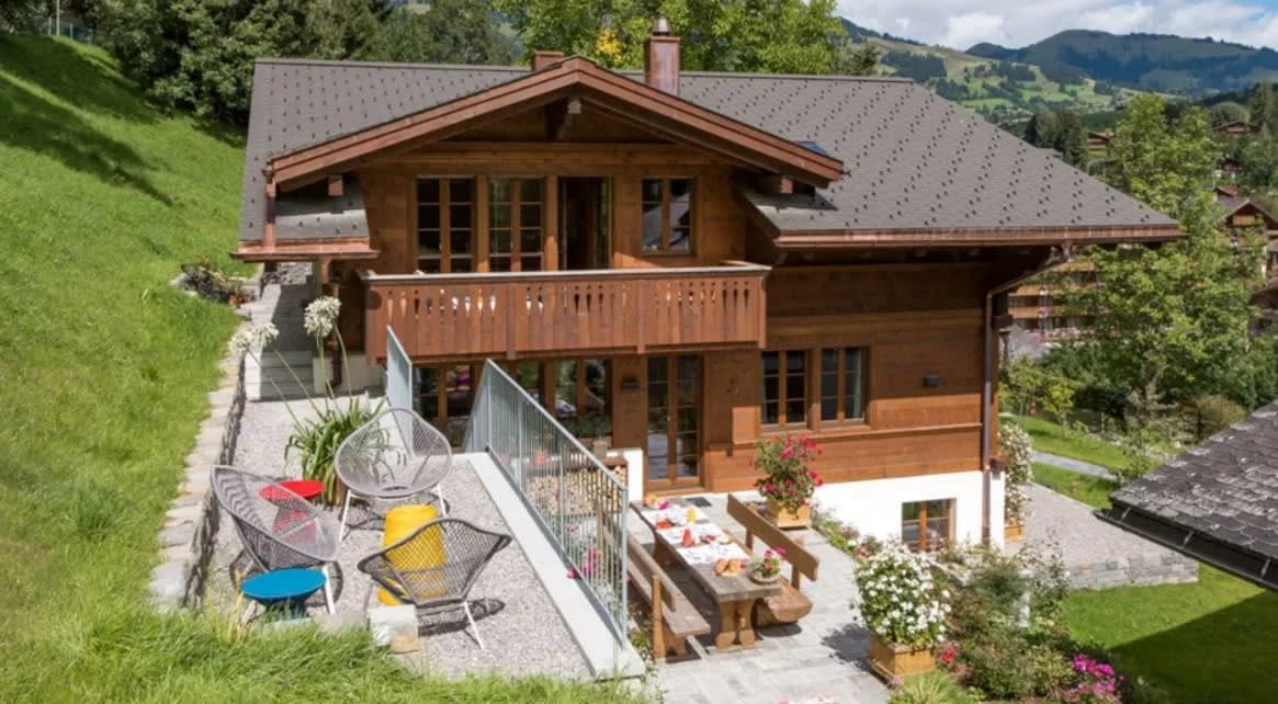 Marvelous Wooden Chalet with Warm Mountain Views photo 5