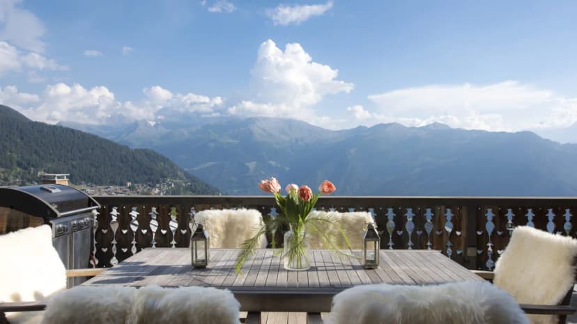 Exclusive Lofty Chalet for a Perfect Winter Retreat