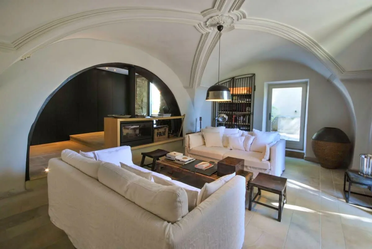 Deluxe Stunning Villa with Outdoor Cinema photo 2