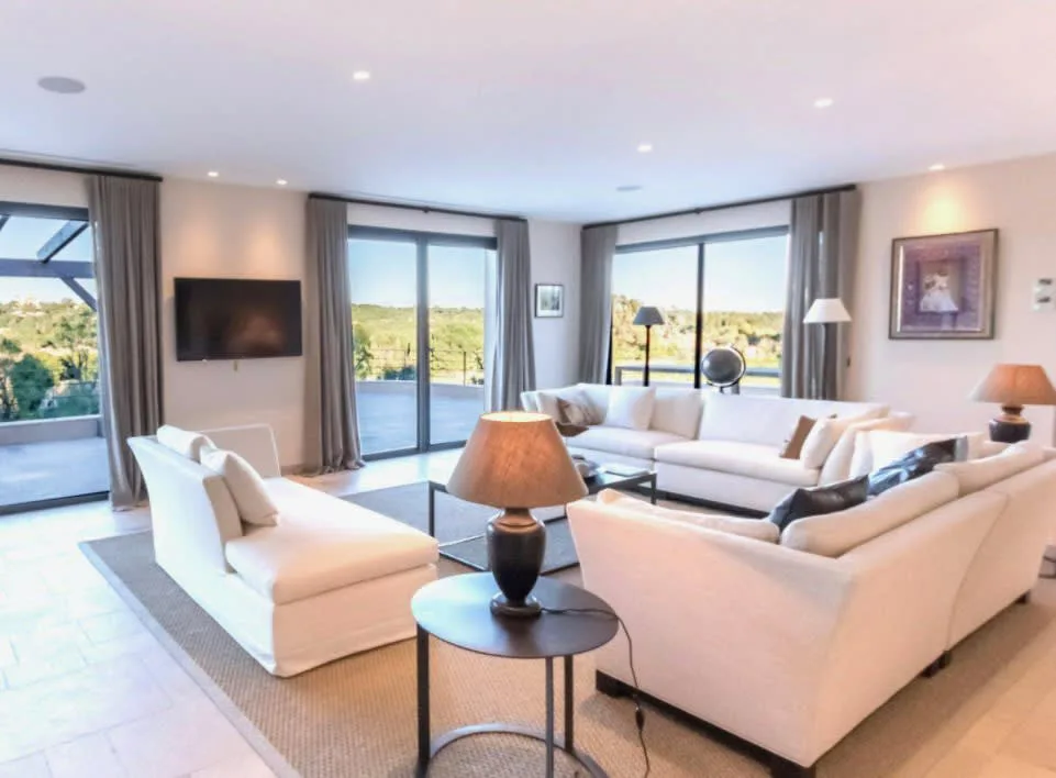 Impressive Topaz Villa with Private Helipad photo 5