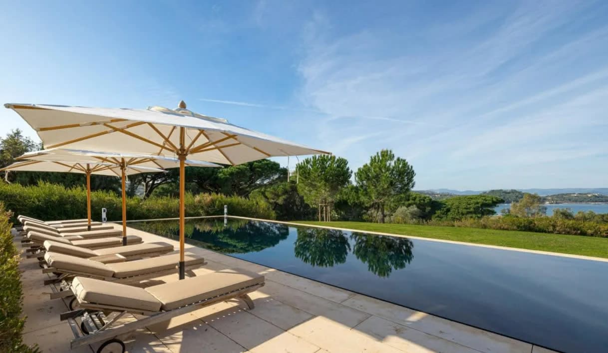 Superb Prestigious Villa with Incredible Sea Views photo 3