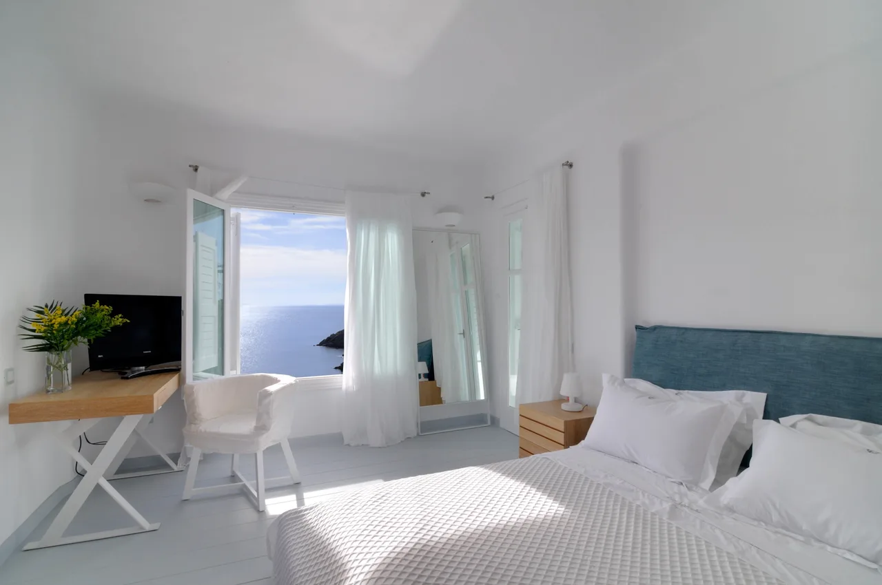 Luxurious Villa Overlooking the Aegon Sea photo 5