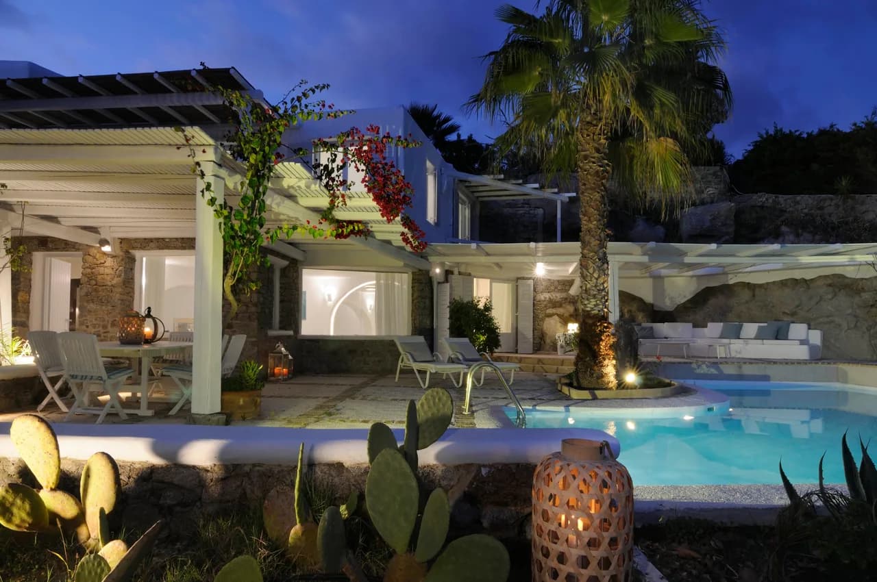 Magnificent 4BR Villa in the South of Mykonos photo 2