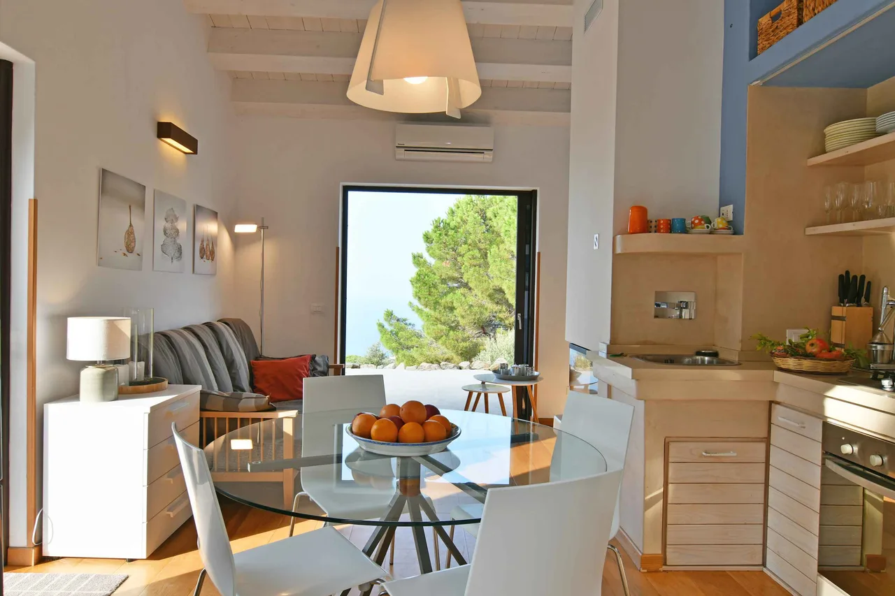 Contemporary Villa With Beautiful Scenery photo 4