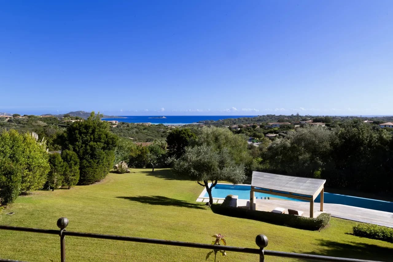 Prestigious Villa in Exclusive Location on Sardinia Coast photo 3