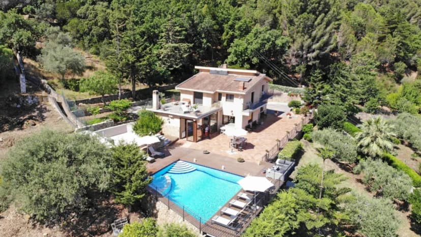 Amazing Villa Surrounded By Palm Trees With Panoramic Views
