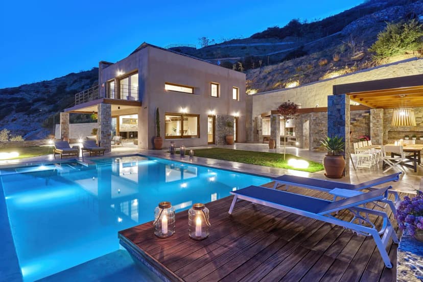 Luxurious Villa with Infinity Pool and Hammam