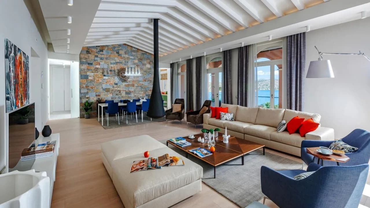 Magnificent Villa with Stunning Views and Sparkling Infinity Pool photo 2