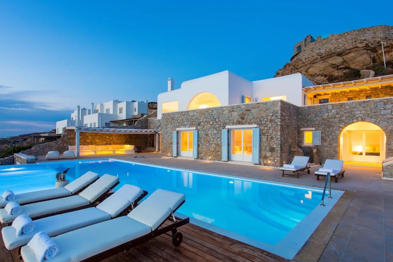 Vibrant Times Villa on the Edge of Ornos Bay photo 2