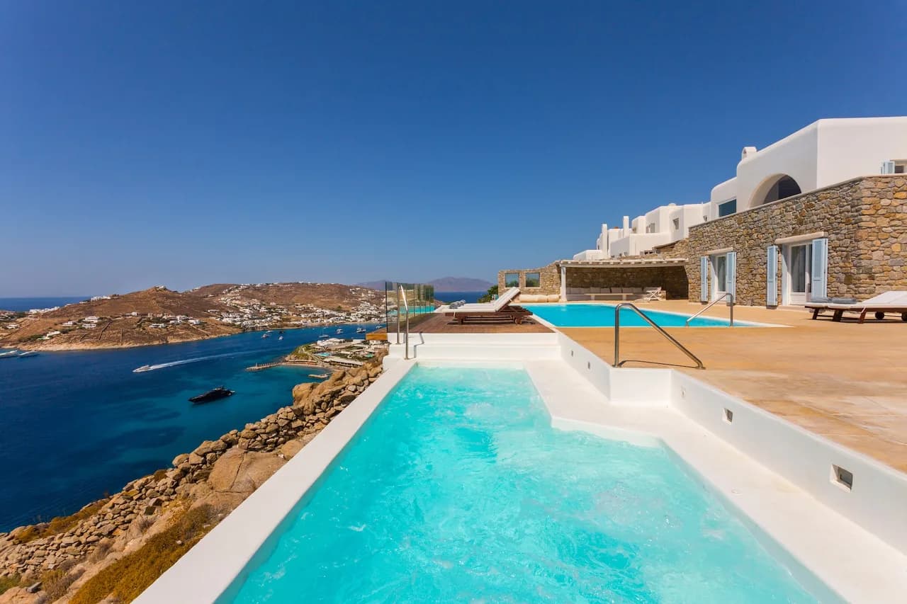 Vibrant Times Villa on the Edge of Ornos Bay photo 5