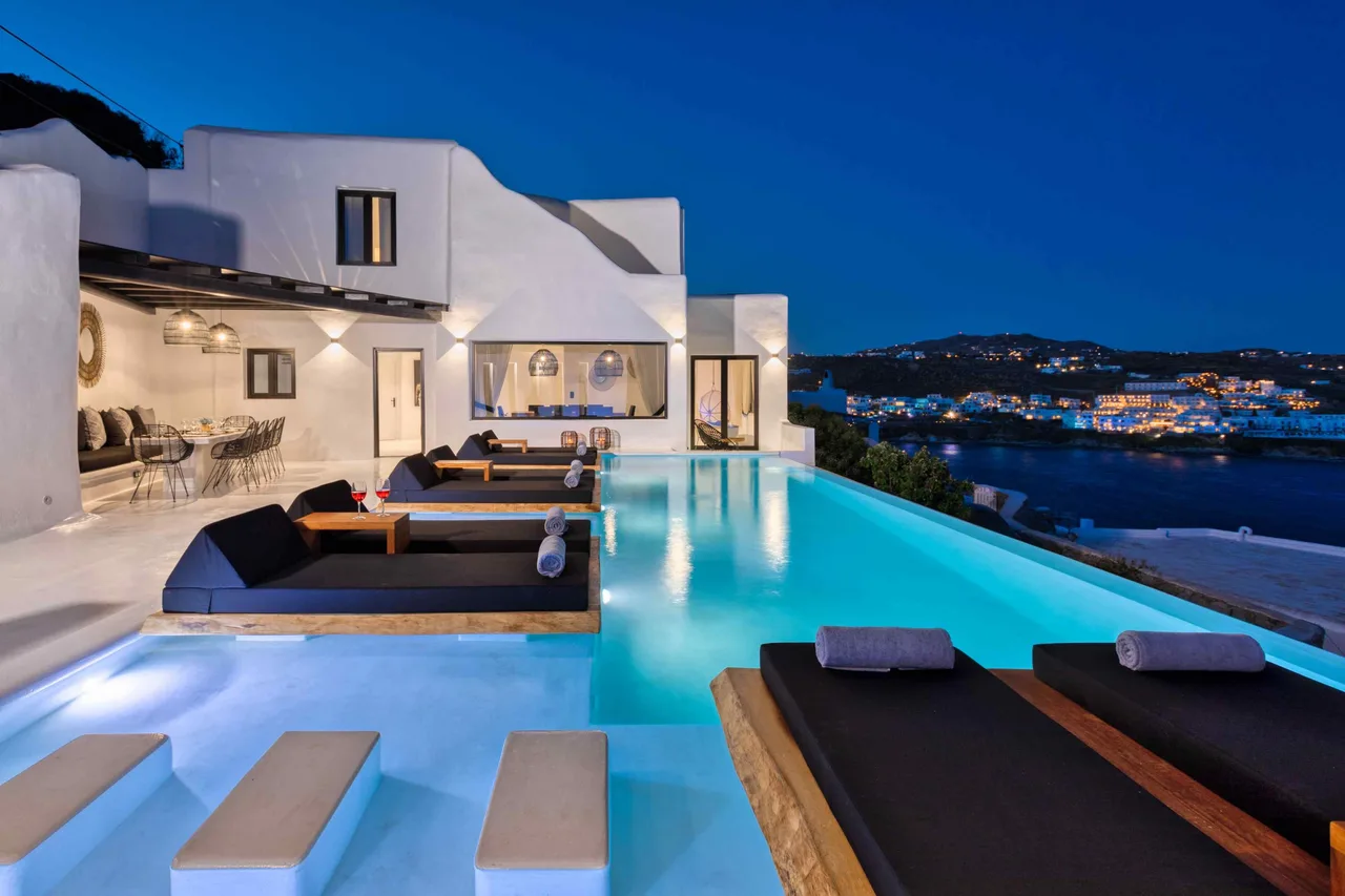 Contemporary Cycladic Villa With Infinity Pool