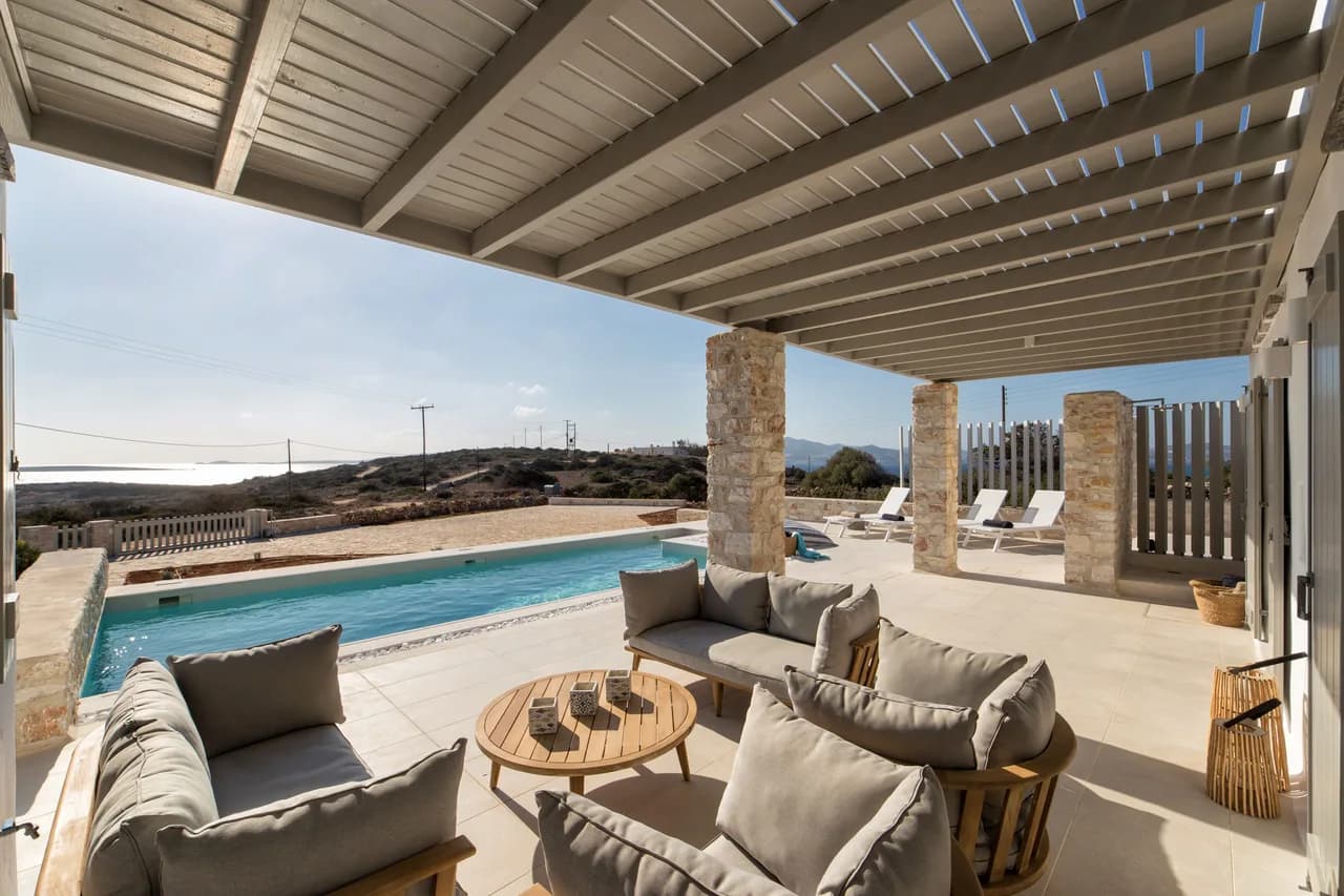 Modern Villa with Magical Views and Gleaming Pool photo 5